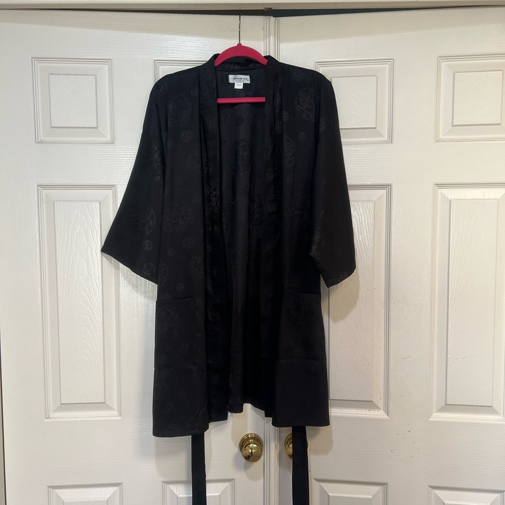 Dragon Silk 100% Silk Kimono black Robe  belt lounge relaxed